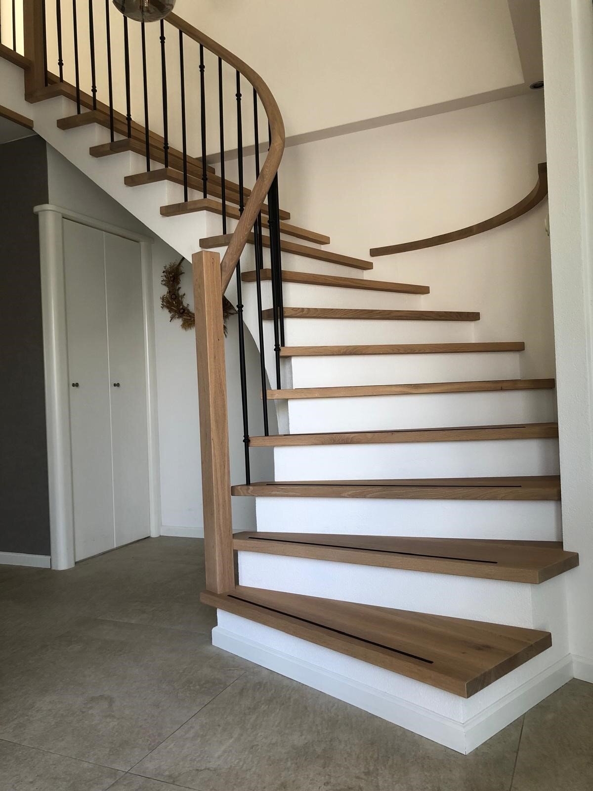 Veiliger maken van dichte trap met eikenhout balustrade veiligheid.jpg