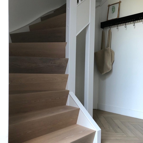 Eiken Z-traprenovatie, bloktrap, ztrap, uniek design Breda.JPG