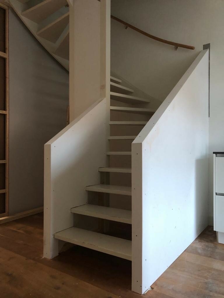 Balustrade wordt muurtje met Z-trap nieuwbouw.jpg