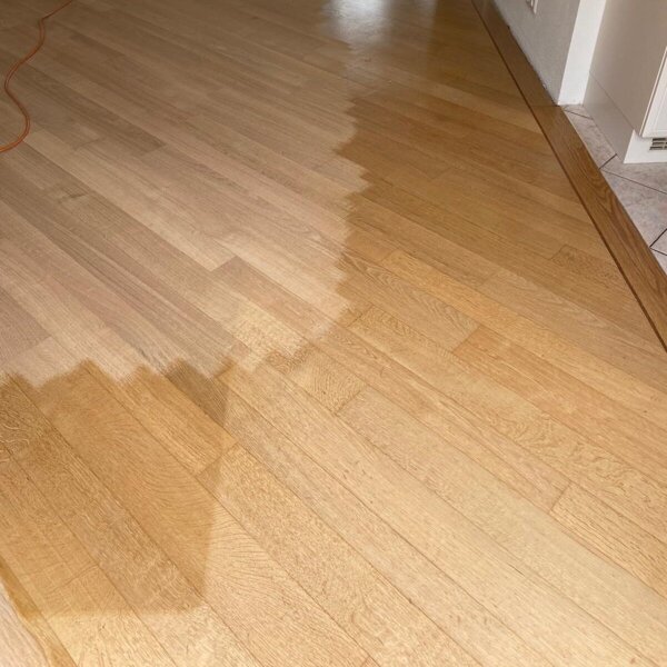 Eiken parktvloer schuren en grijs oliën afwerken kleurverschil Hardinxveld Giessendam.jpg