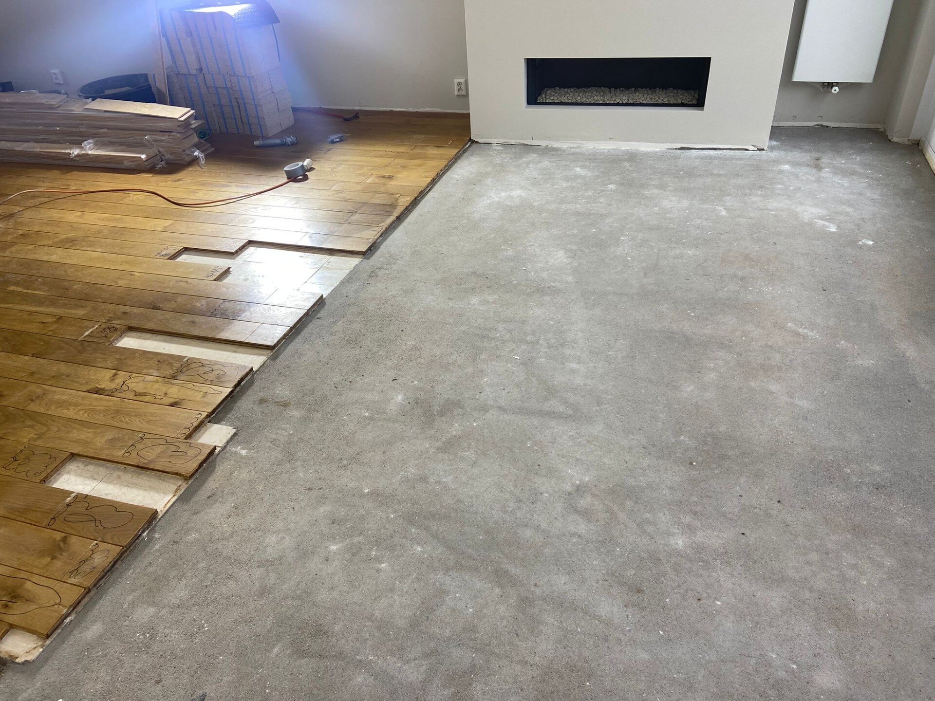 Eiken vloer aanbouw doorleggen, bijleggen, aanhelen, schuren en oliën in lichte kleur Den Bosch, Vlijmen, Drunen, Waalwijk, Wijk en Aalburg.jpg