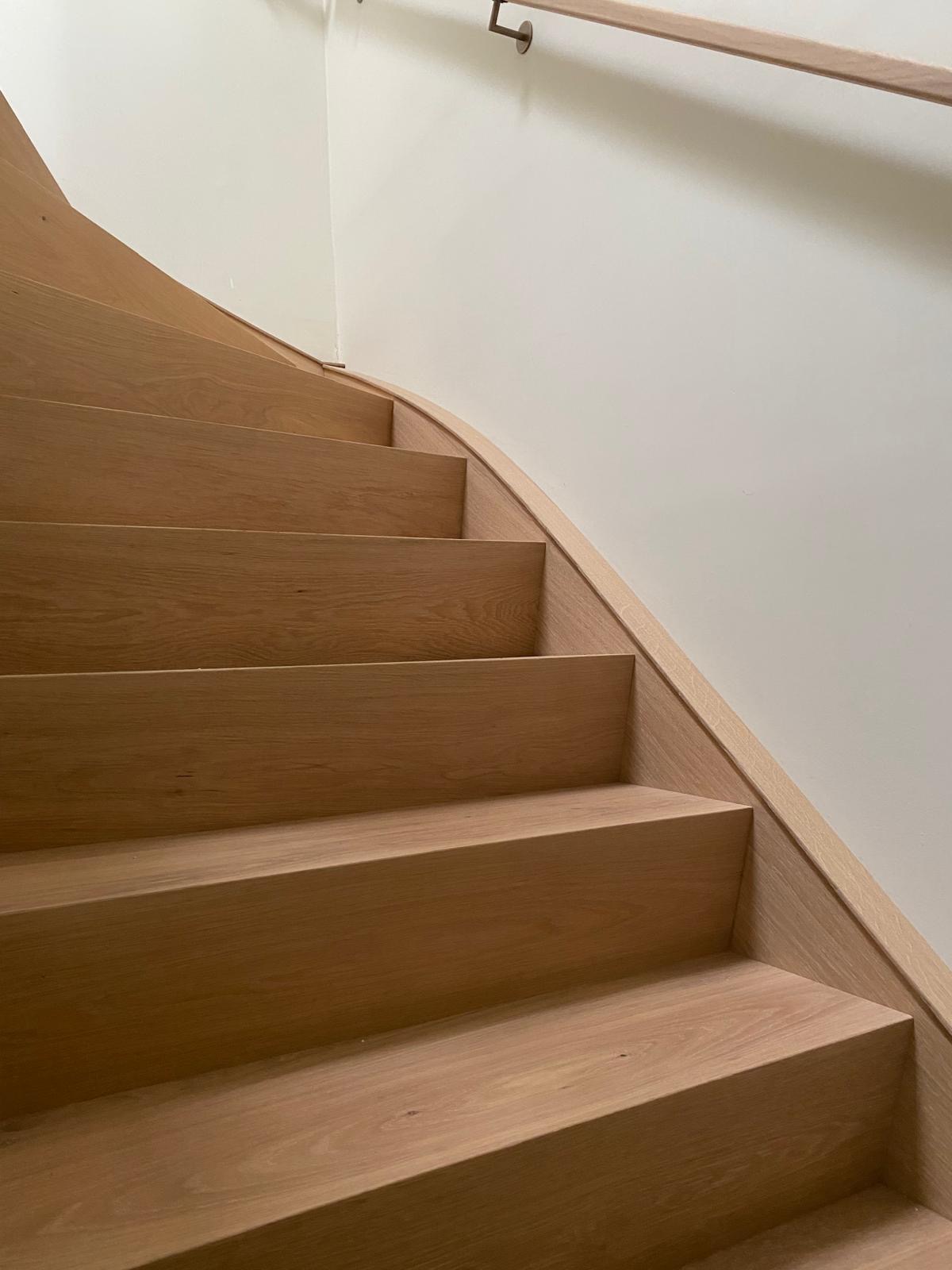 Eiken Z-trap, renovatie, bloktrap, eikenhout met eiken boom, eiken zijwang Vught, Den Bosch, Rosmalen.JPG