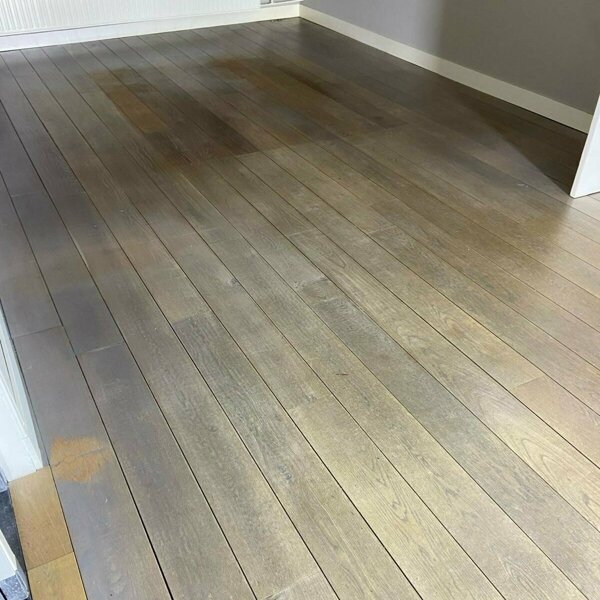 Eiken vloer schuren en in lichtere kleur oliën in den bosch, rosmalen, engelen, vlijmen, drunen.jpg