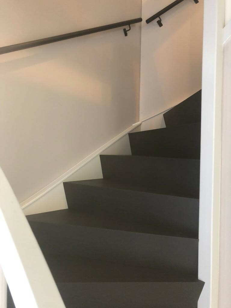 Eiken Z-trap door traprenovatie in Bruchem Zaltbommel.jpg