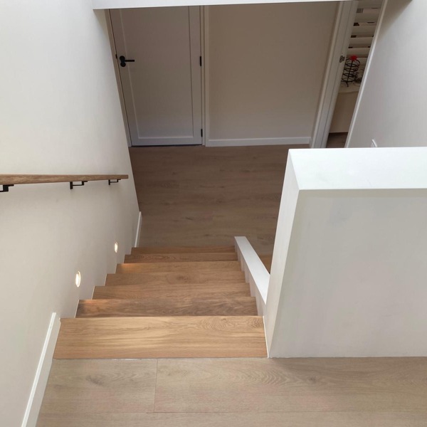 Moderne traprenovatie, design traprenovatie, Z trap, bloktrap, eiken, oude trap opknappen, Den Bosch Rosmalen, Engelen, Vlijmen, Drunen.JPG