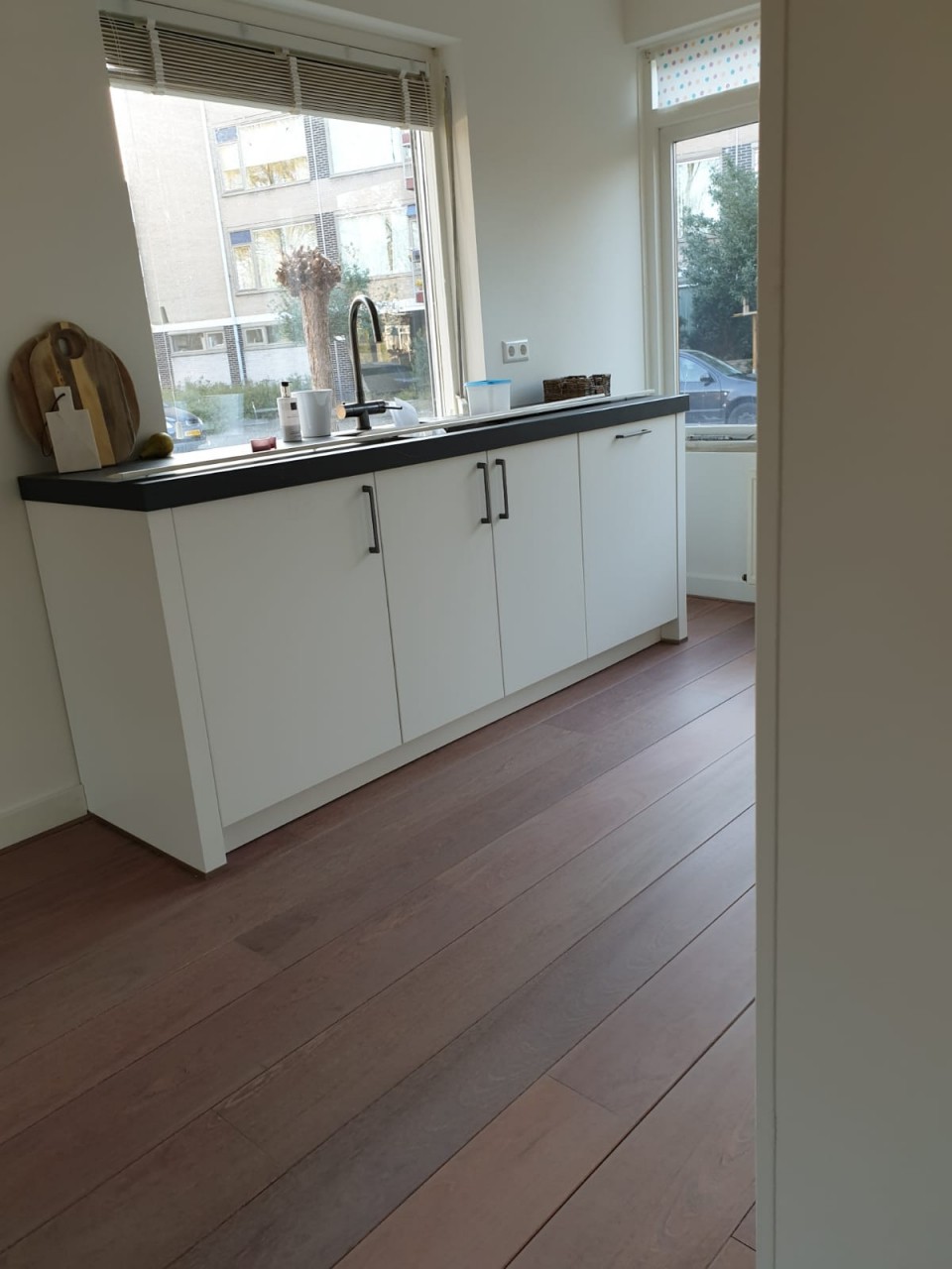 Merbau vloer behandelen