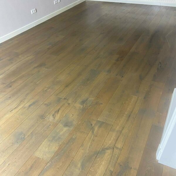 Van vergrijsd eiken naar naturel eiken Aalst.jpg