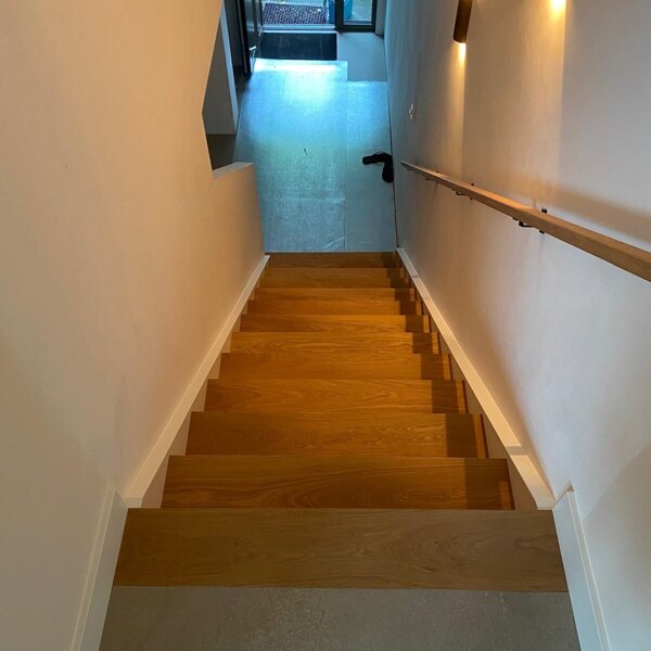 Eiken traprenovatie, Z-trap, bloktrap, traprenovatie, overzettreden, echt hout, design traprenovatie, Zaltbommel, Rosmalen, Den Bosch