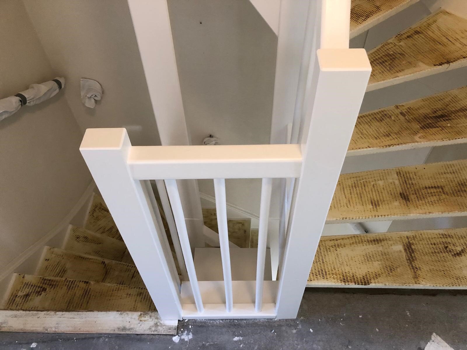 Lederlook traprenovatie antraciet zwart met LED-verlichting open trap dichte trap Drunen Vlijmen Den Bosch Rosmalen.jpg