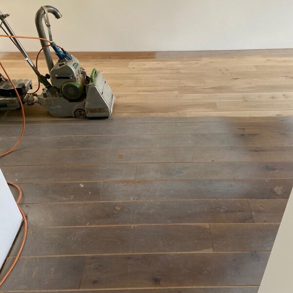 Eiken houten vloer schuren parketrenovatie houten vloer renovatie lichte kleur oliën Kerkdriel Den Bosch.jpg