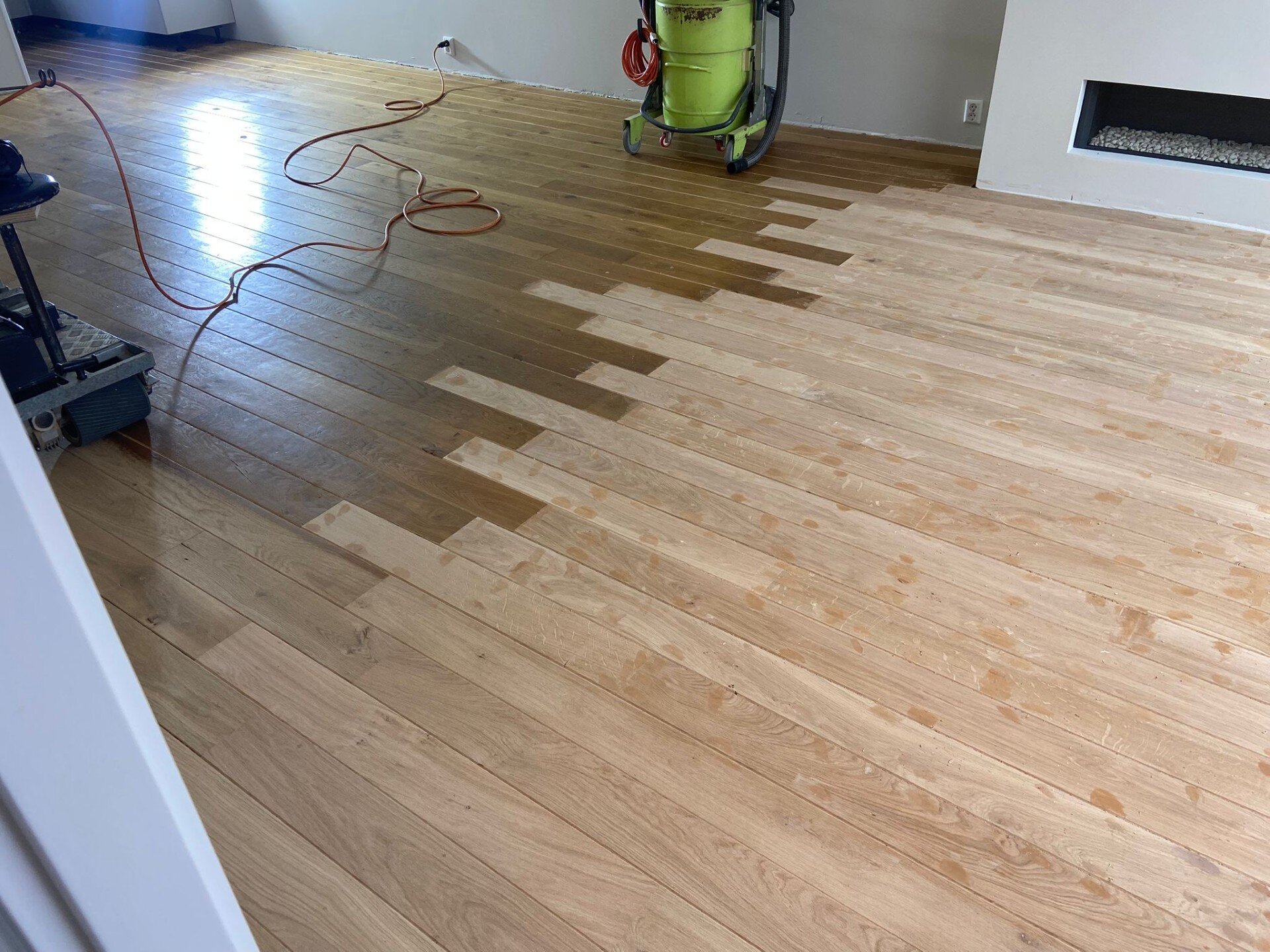 Eiken vloer bijleggen, aanhelen, vertand doorleggen, Zaltbommel, Den Bosch, Waalwijk, Vlijmen, Drunen.jpg