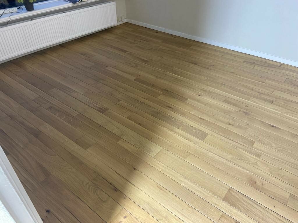 Vloer weer als nieuw na het schuren en oliën van de vloer, Breda, Den Bosch, Zaltbommel, Waalwijk.jpg