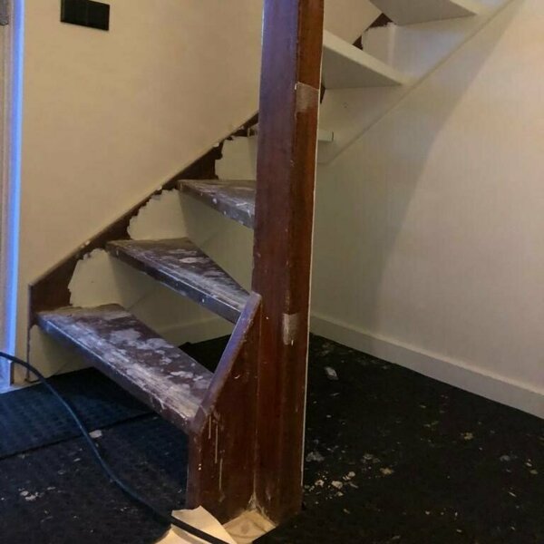 Open trap voor renovatie.jpg