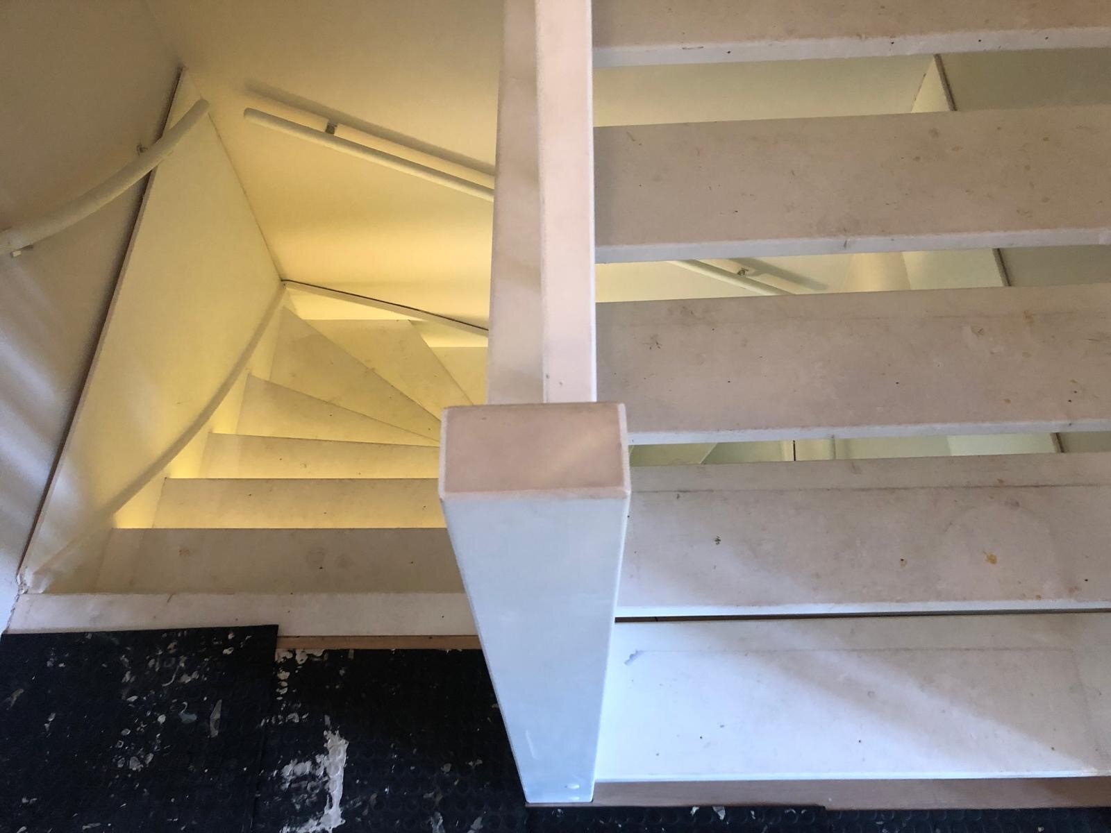 Eiken Z-trap door traprenovatie met overzettreden in Utrecht Den Bosch Rosmalen.jpg