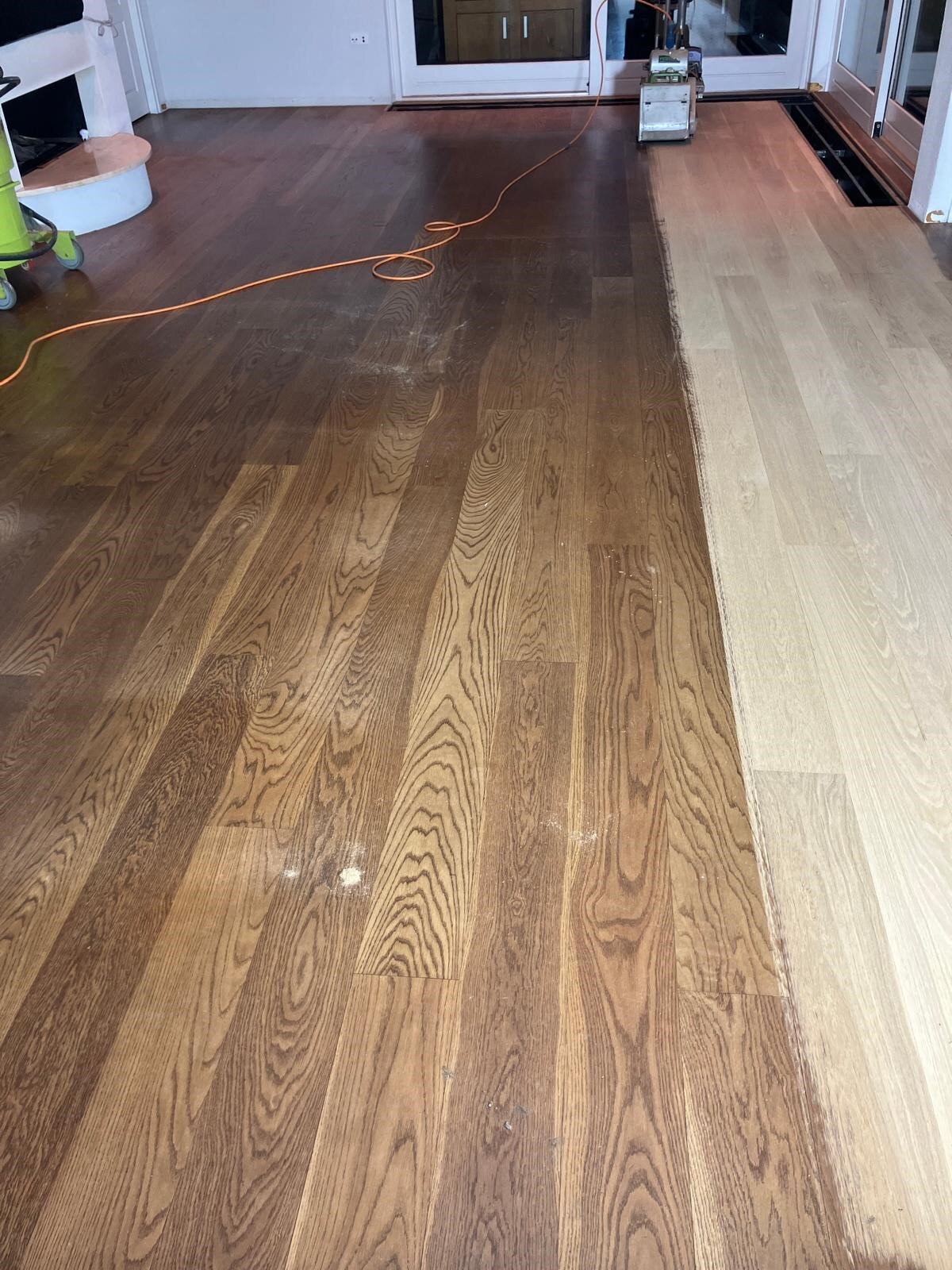 Donker eiken vloer schuren en licht afwerken olien in Rosmalen Den Bosch 's-Hertogenbosch.jpg