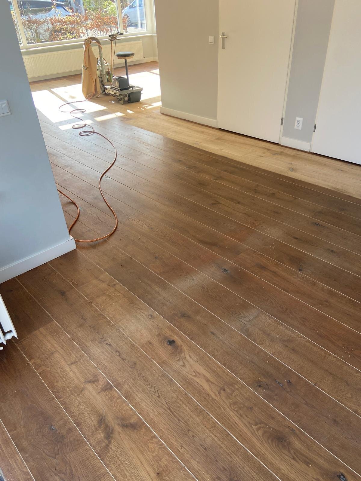 Eiken vloer van vergeeld oranje naar licht eiken naturel.jpg