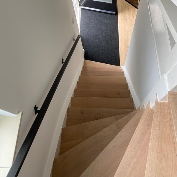 Z-traprenovatie in Wijk en Aalburg, Waalwijk, Drunen, Vlijmen, Den Bosch, bloktrap, eikenhout.jpg