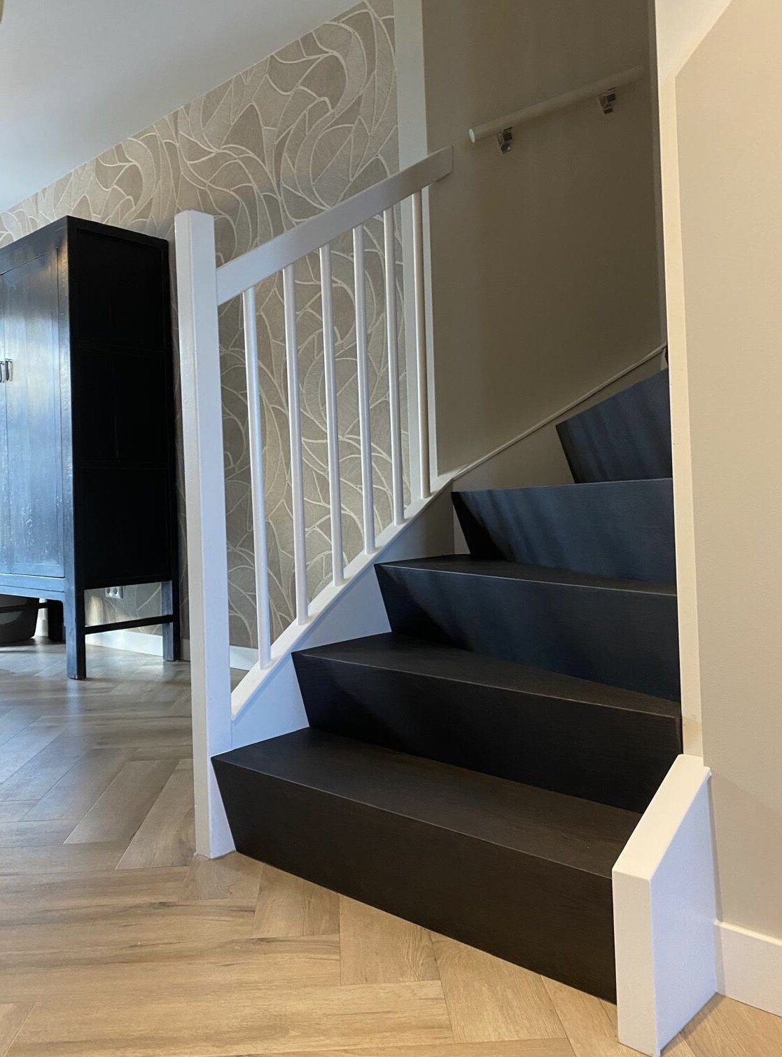 Nieuwbouw trap wordt zwart eiken Z-trap.jpg