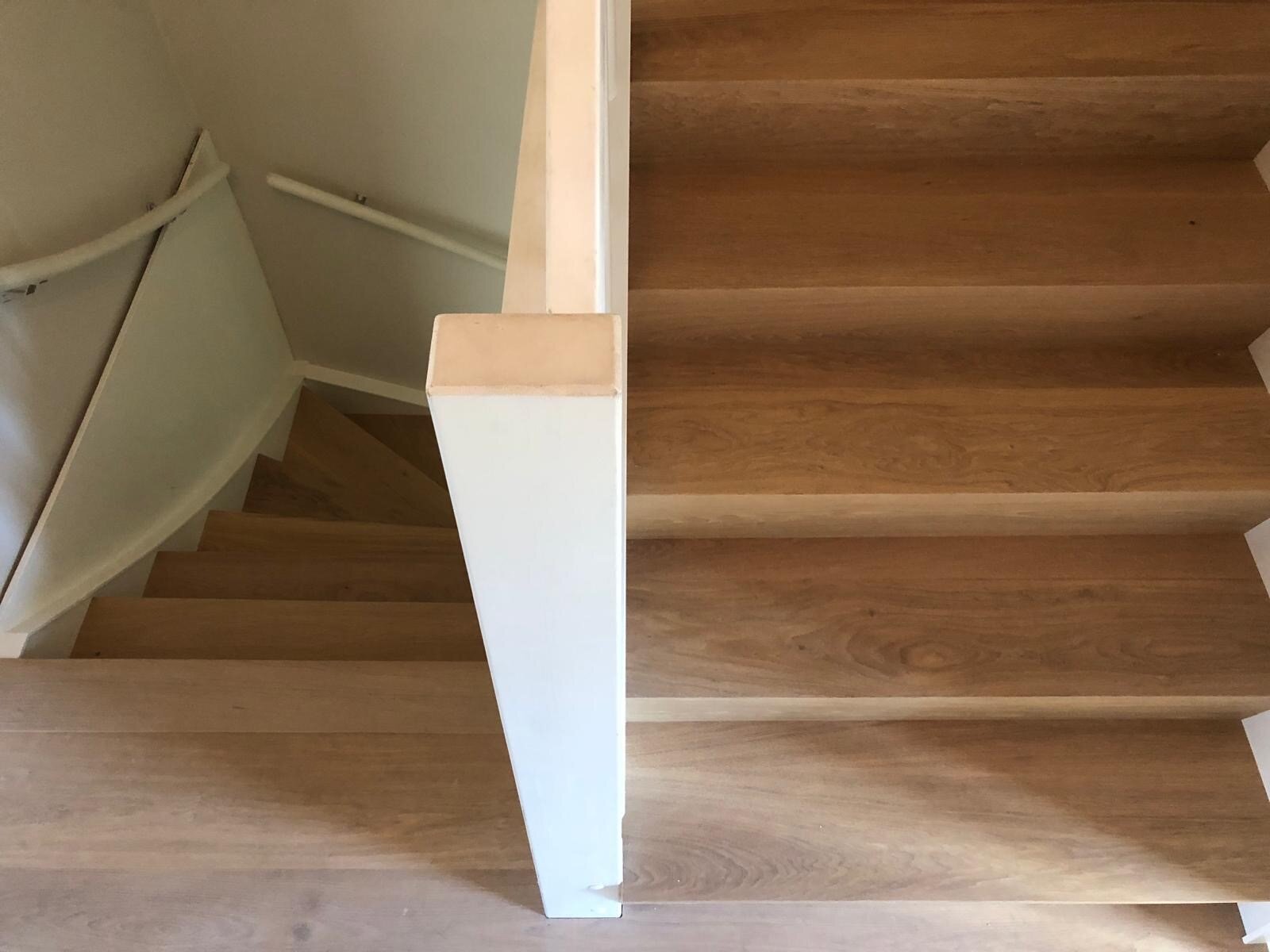 Eiken Z-trap door overzettreden, traprenovatie bloktrap in Utrecht.jpg