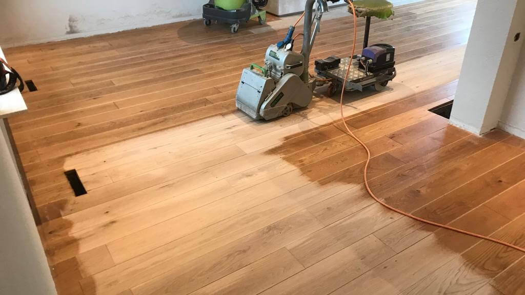 houten vloer schuren voor/na