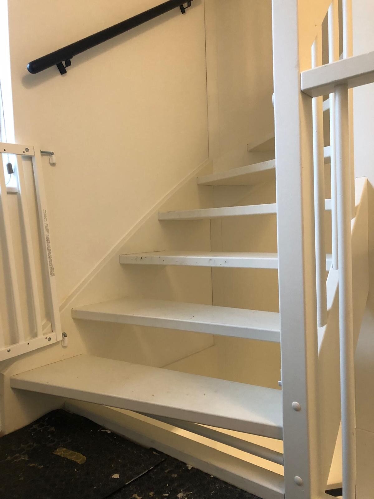 Eiken traprenovatie bij nieuwbouw open trap.jpg