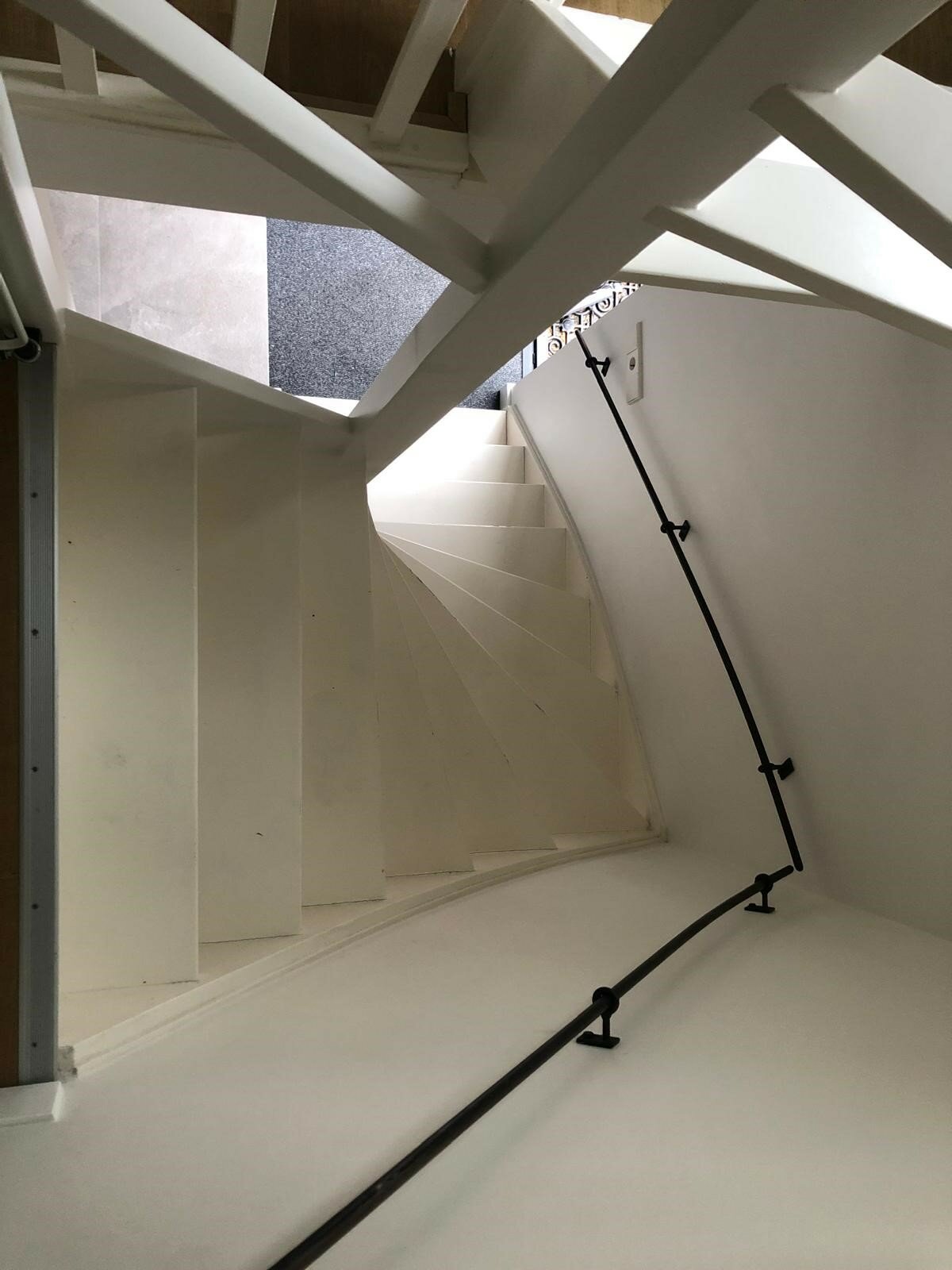 Eiken Z-trap eiken bloktrap door traprenovatie met stalen leuning licht eiken naturel eiken Waalwijk Kaatsheuvel Den Bosch.jpg