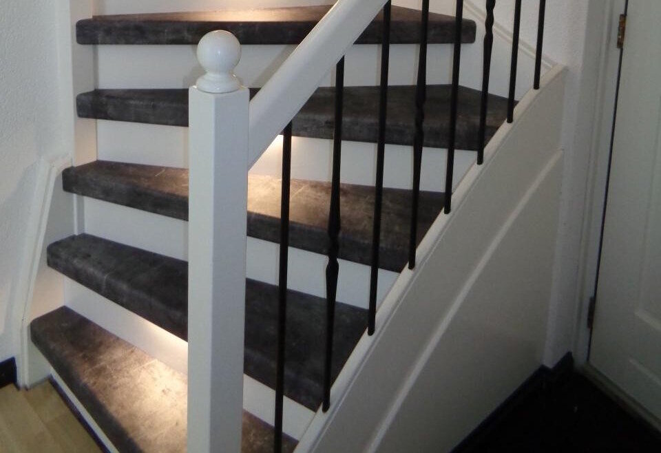 Landelijke traprenovatie met balustrade