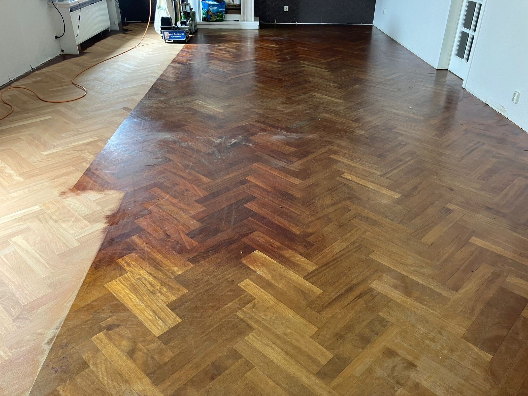 Hardhouten vloer schuren en oliën in Vught, Den Bosch, 's-Hertogenbosch, Rosmalen.jpg