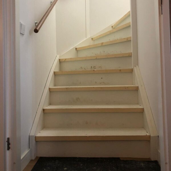 Eikenhouten Z-trap door traprenovatie Z-traprenovatie nieuwbouwtrap wordt bloktrap Utrecht.jpg