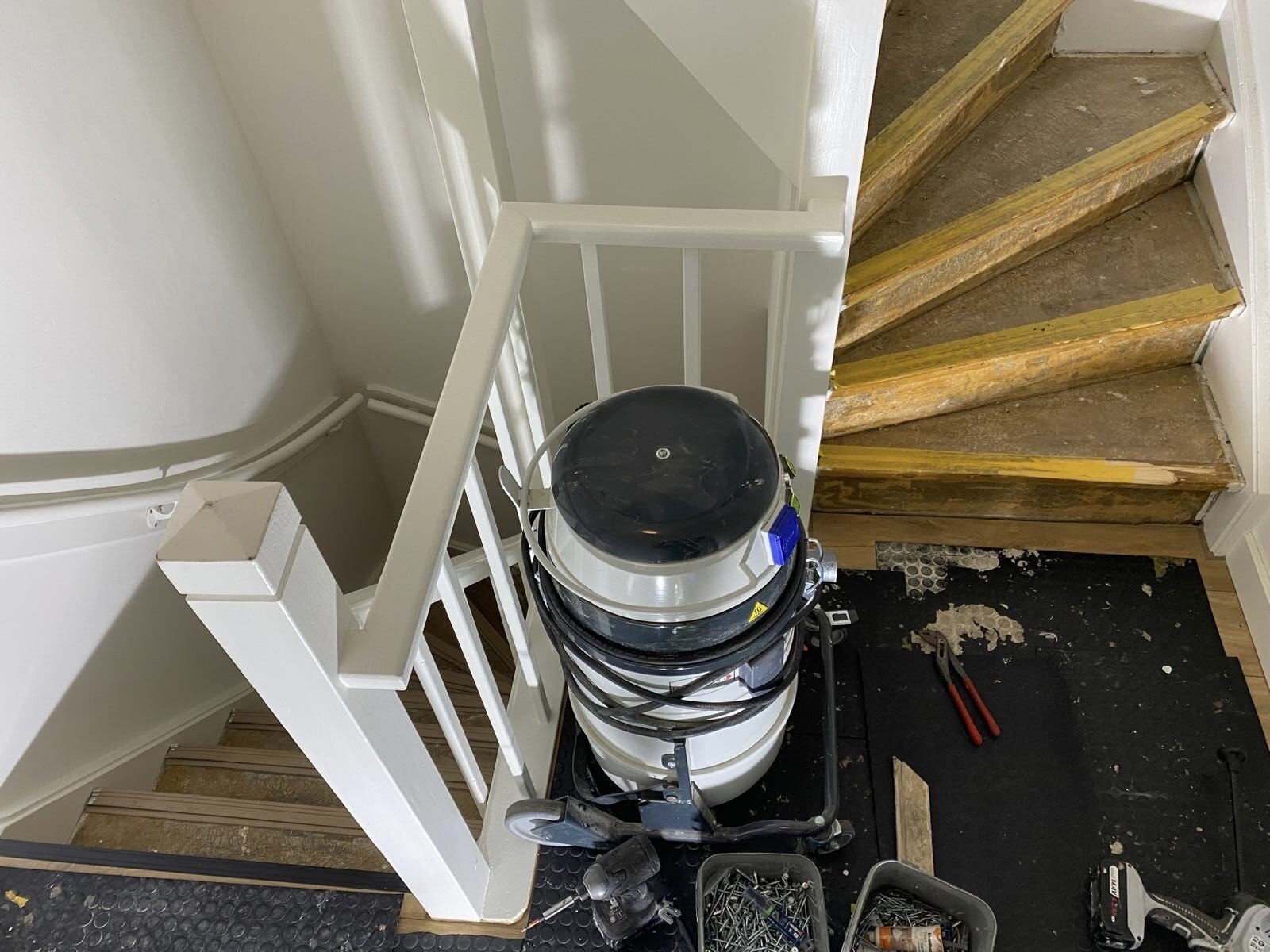 Jaren 30 woning traprenovatie warme tint.jpg