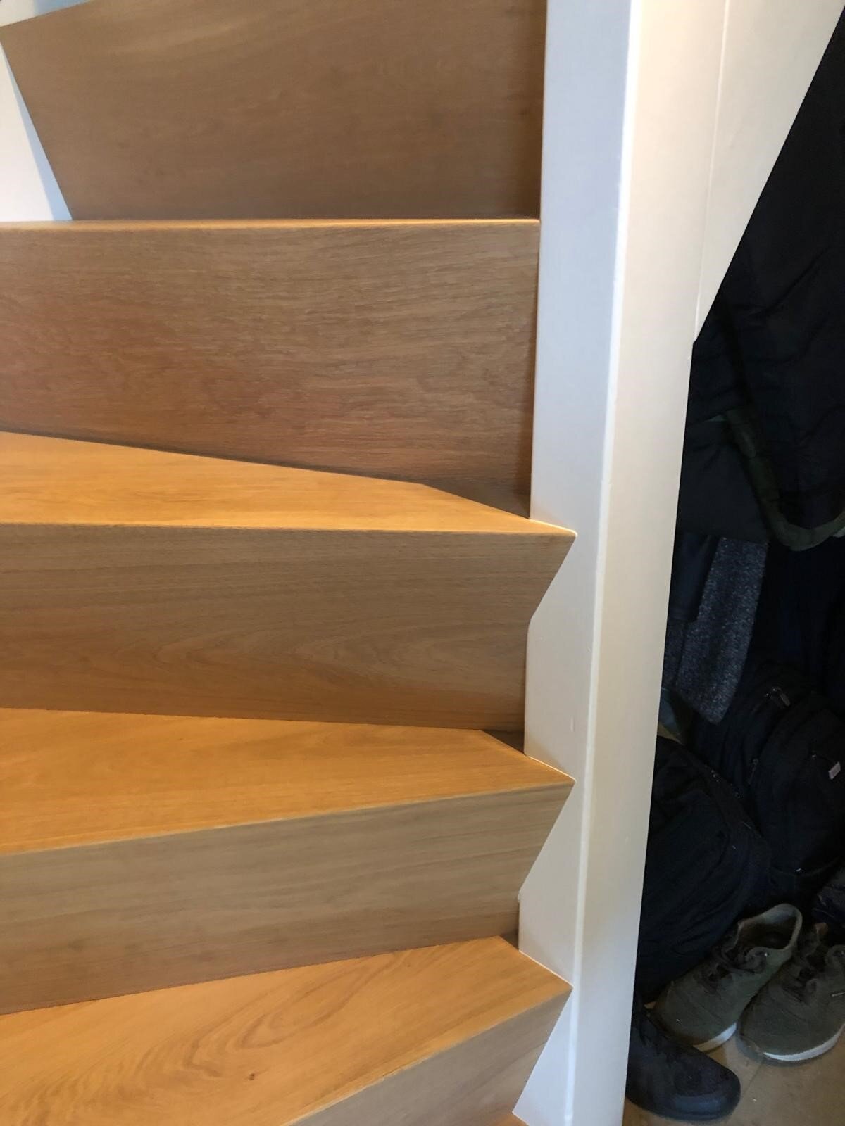 Vakmanschap, vakwerk, Z-trap, traprenovatie, Z-trap, blok-trap, eiken, strak, moderne Trap.jpg