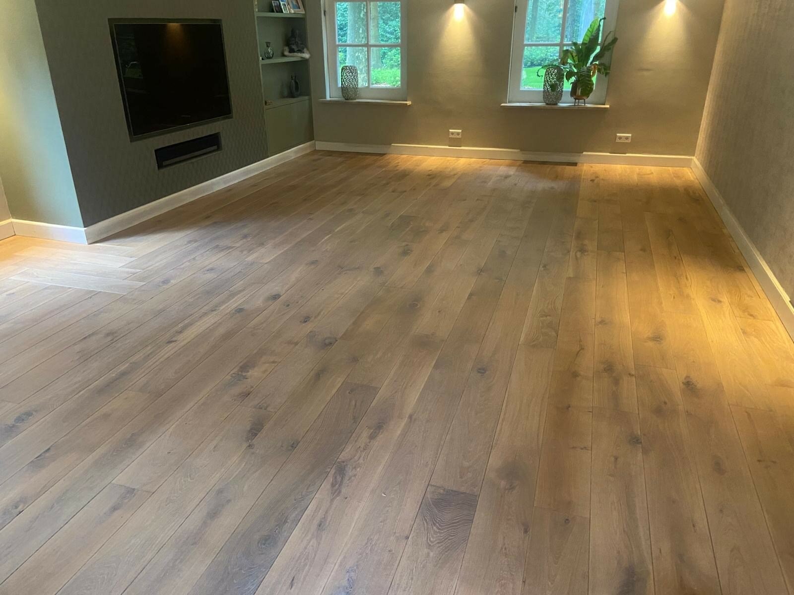 Eiken vloer schuren en in lichte kleur oliën in Udenhout.jpg