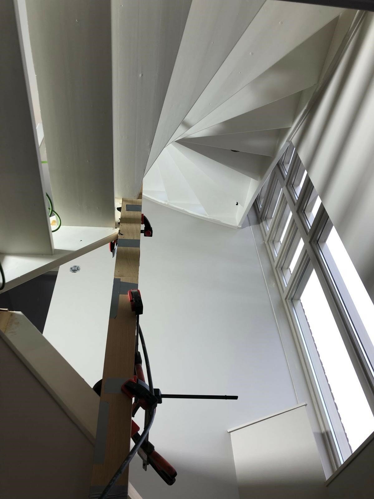 Eiken trapgat volledig trappengat gerenoveerd bekleed met eiken landelijke stijl Opheusden.jpg