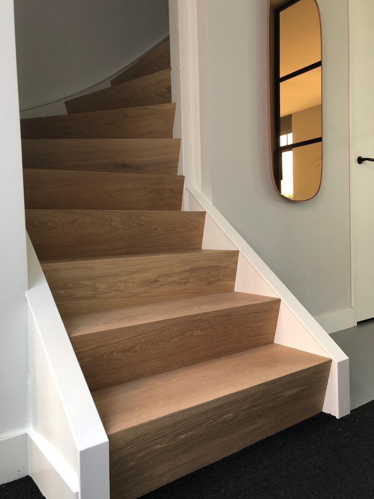 Z-traprenovatie Gorinchem, natural eiken, eikenhout, zonder noest, moderne design trap in nieuwbouwwoning, Den Bosch, Zaltbommel.jpg