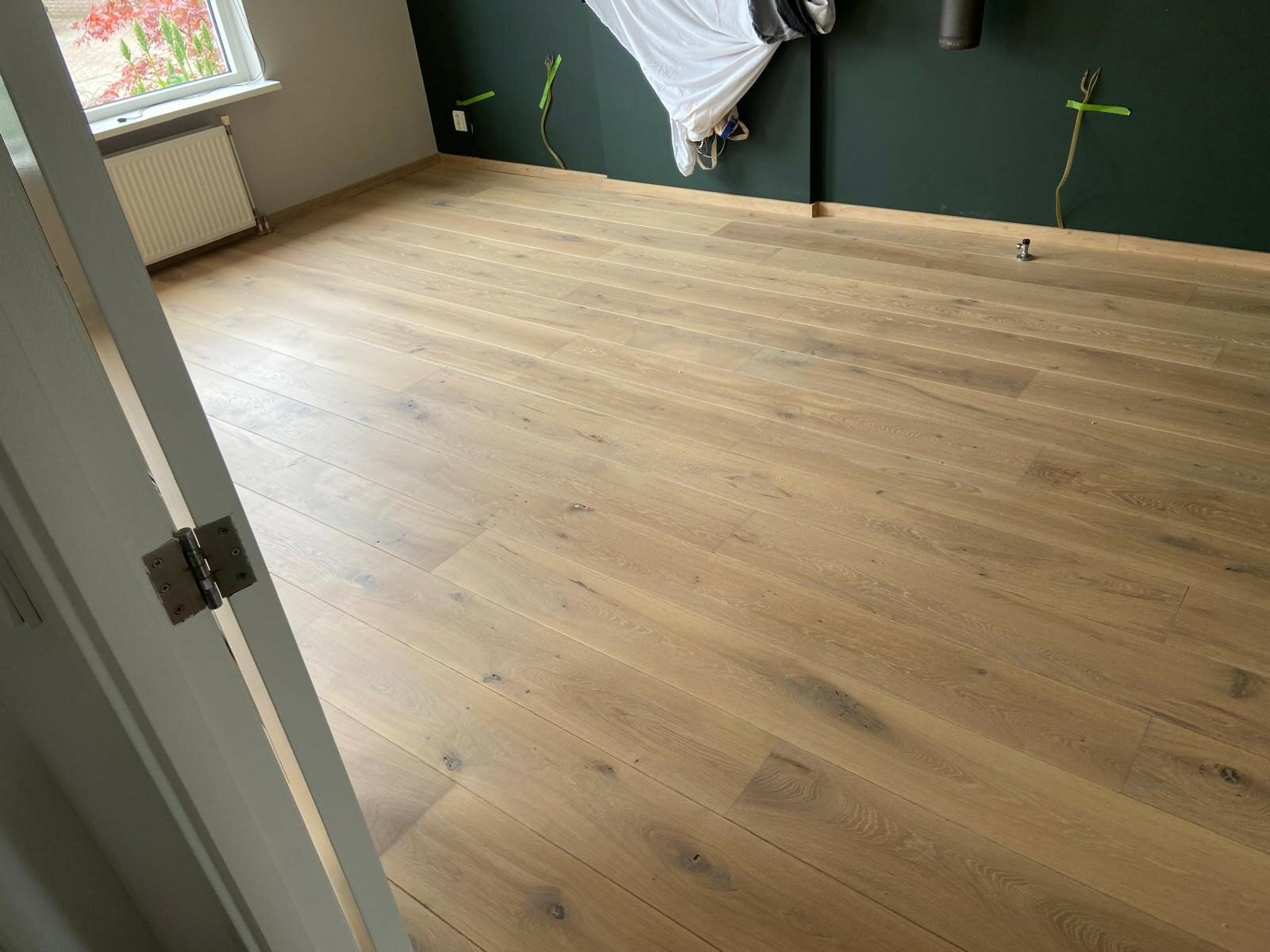 Eiken vloer schuren en afwerken in kleur natural blank onbehandelde look Elshout Waalwijk.jpg