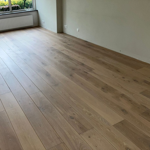 Eiken vloer schuren en behandelen met Rubio Monocoat Oil Smoke 2C Den Bosch natuurlijke look.JPG
