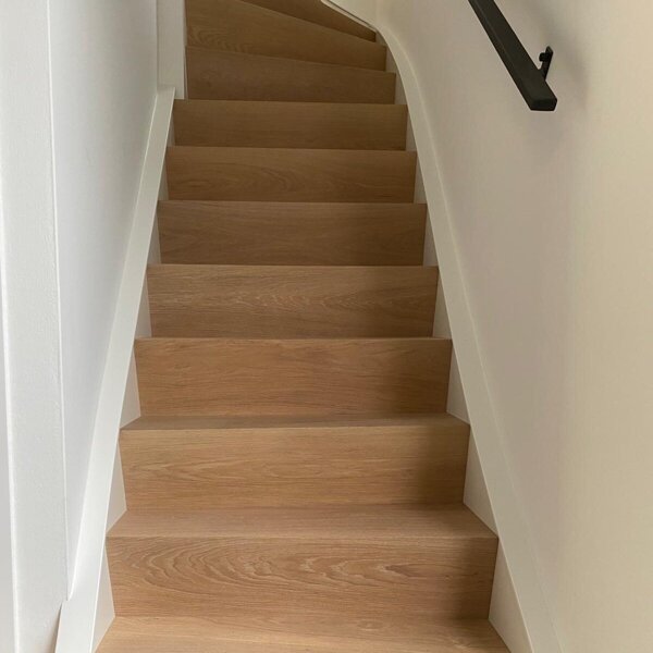 Eiken Z-traprenovatie in Wijk en Aalburg, Waalwijk, Den Bosch, Drunen, Vlijmen, Zaltbommel.jpg