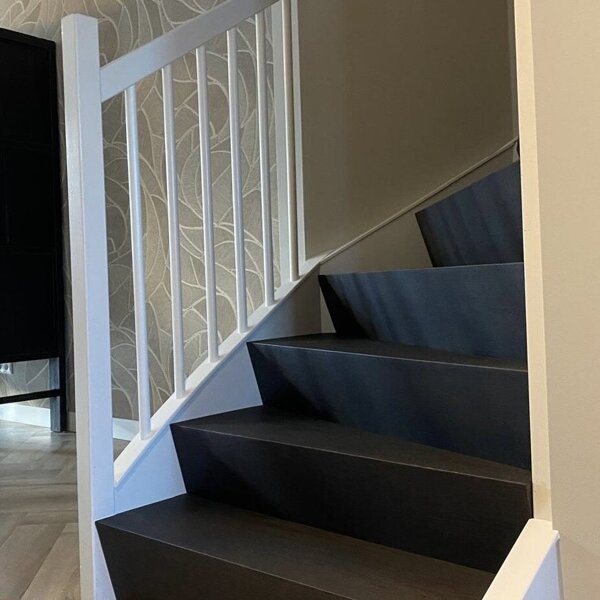 Nieuwbouw trap wordt zwart eiken Z-trap.jpg