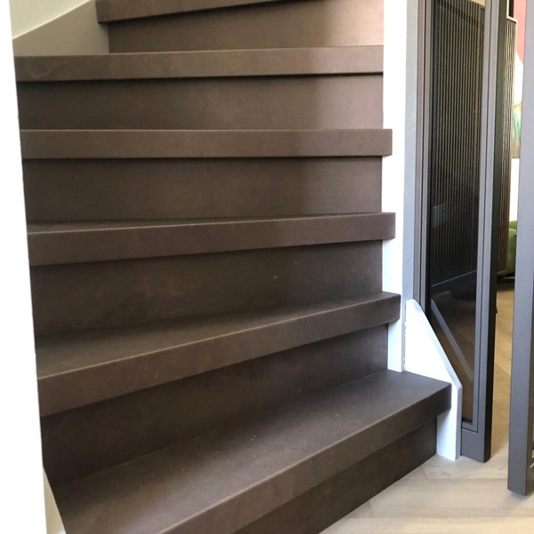Traprenovatie in de kleur brons, vinyl, stalen deur, luxury, strak.JPG