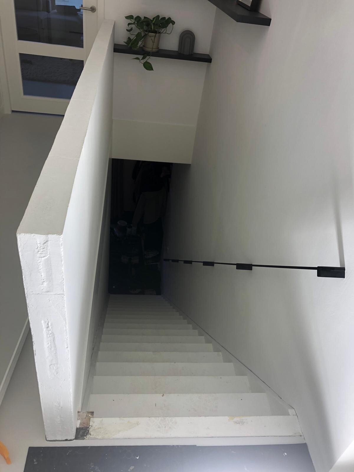 Nieuwbouwtrap wordt eiken Z-trap met stalen leuning in Utrecht.jpg