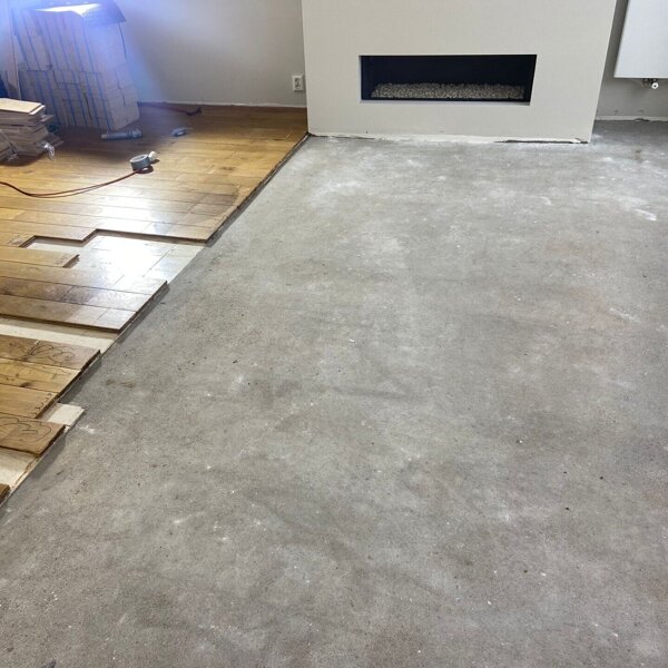 Eiken vloer aanbouw doorleggen, bijleggen, aanhelen, schuren en oliën in lichte kleur Den Bosch, Vlijmen, Drunen, Waalwijk, Wijk en Aalburg.jpg