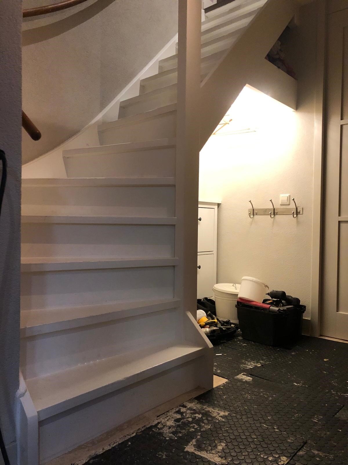 Eikenhouten Z-traprenovatie in Veldhoven Z-trap traprenovatie bloktrap.jpg