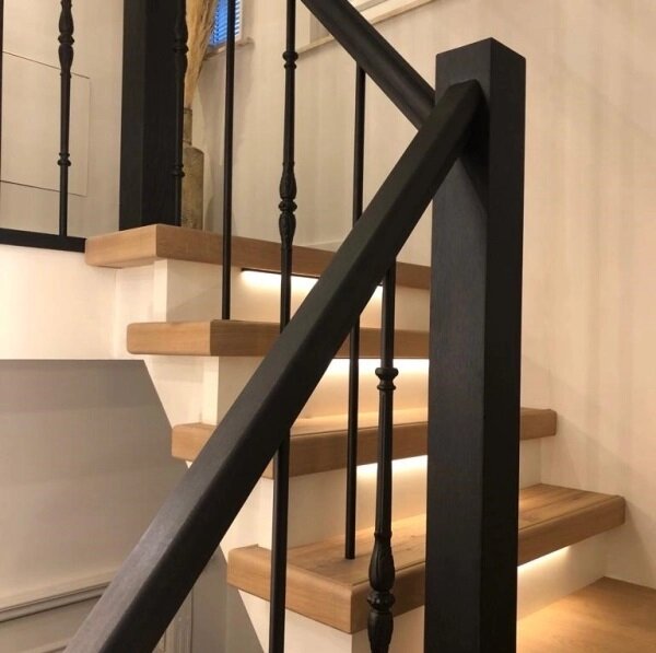 balustrade zwart eiken.jpg