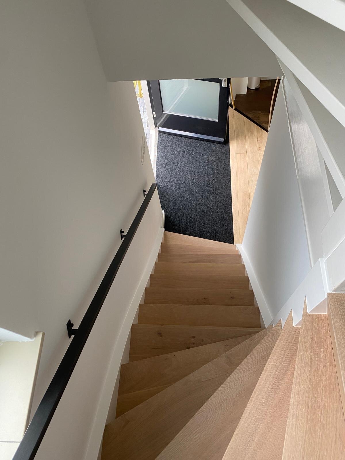 Z-traprenovatie in Wijk en Aalburg, Waalwijk, Drunen, Vlijmen, Den Bosch, bloktrap, eikenhout.jpg