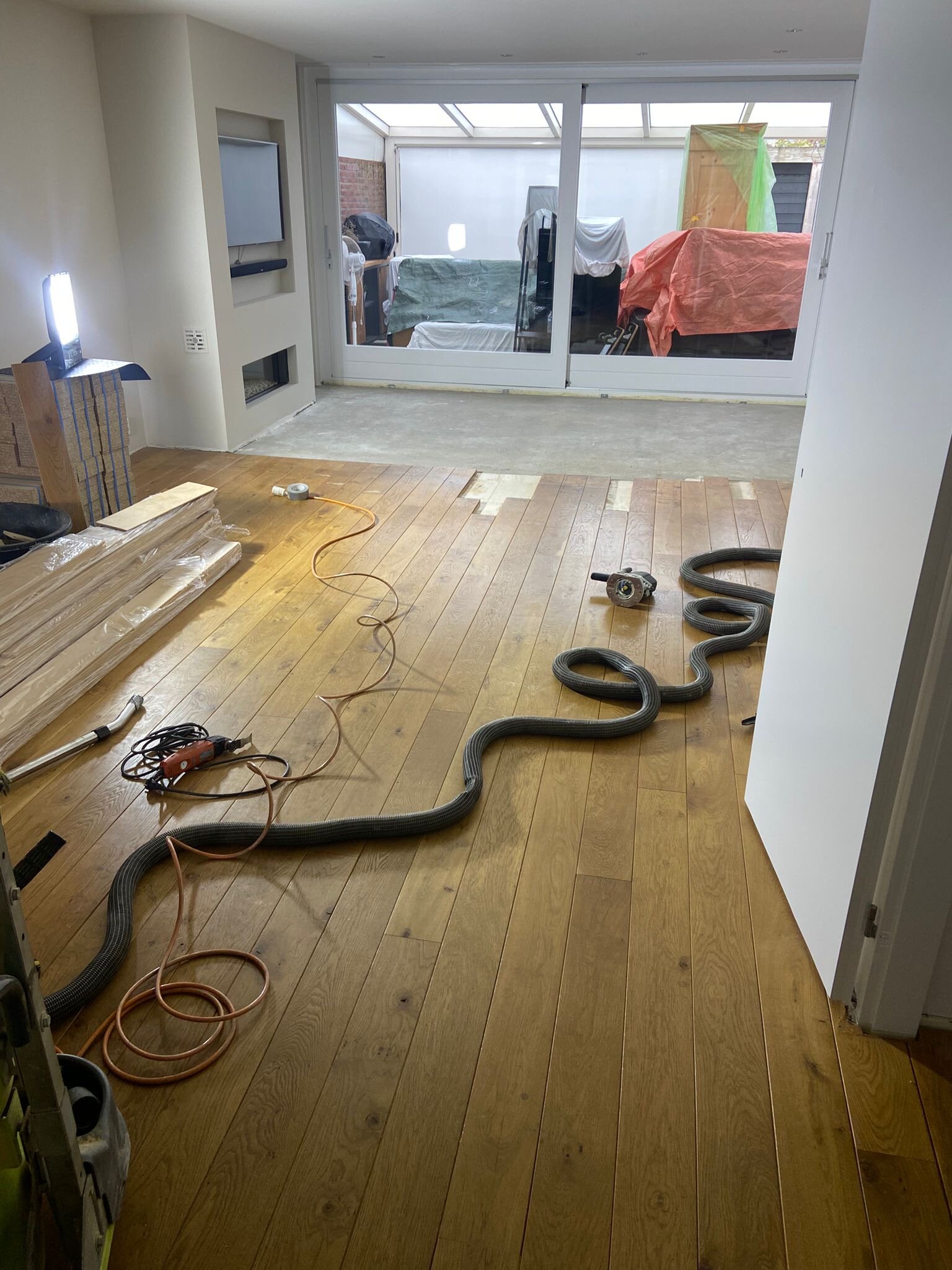 Eiken houten vloer bijleggen, aanhelen, doorleggen, schuren en oliën, Wijk en Aalburg, Waalwijk, Zaltbommel, Den Bosch.jpg