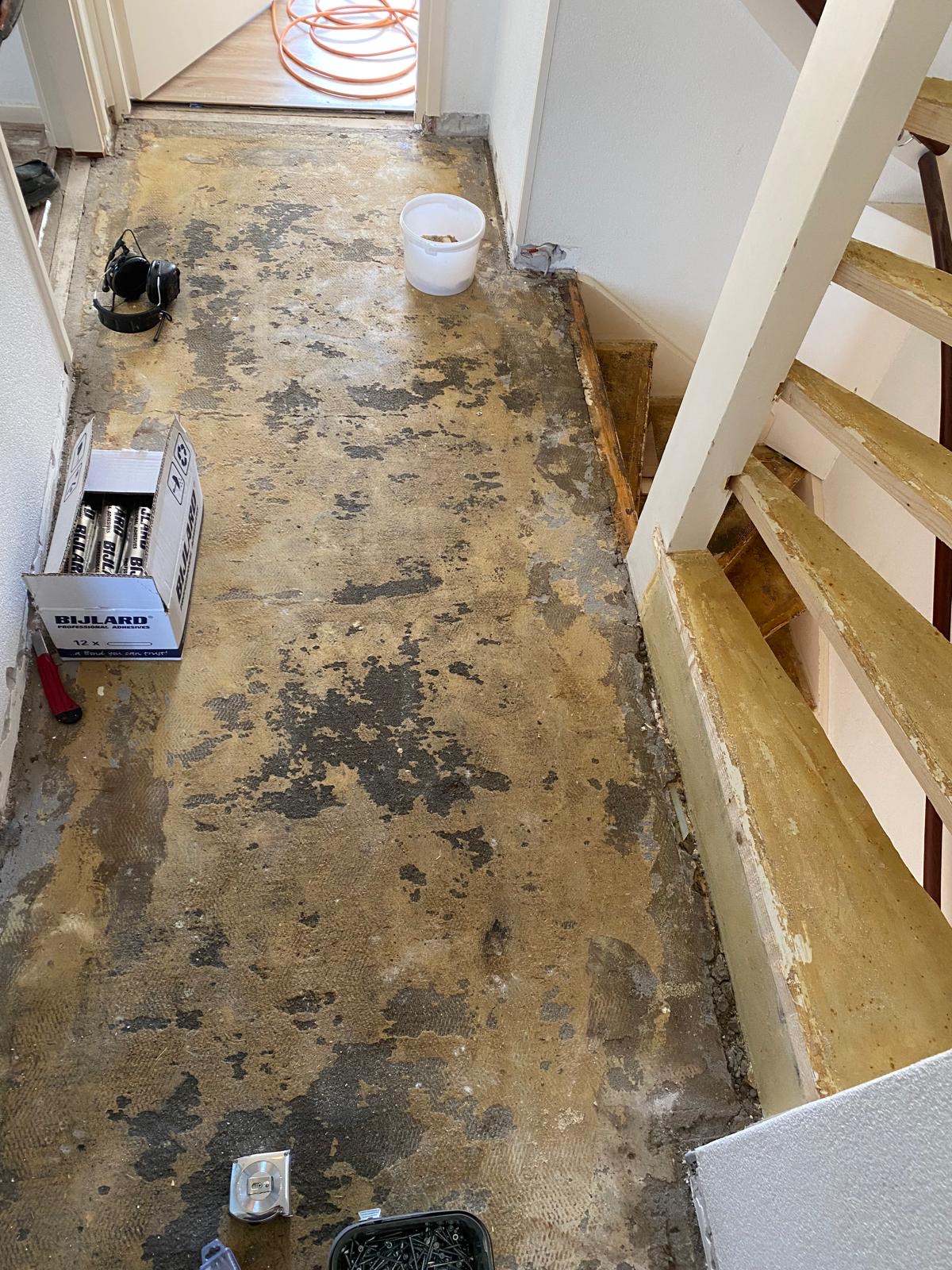 Bronskleurige traprenovatie, open trap, dichte trap, cortenstaal look, lederlook, leerlook, leatherlook, Zaltbommel, Den Bosch, Rosmalen.JPG