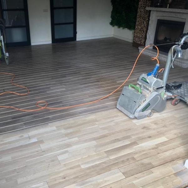 Eiken vloer schuren en zwart oliën in Kerkdriel Den Bosch.jpg