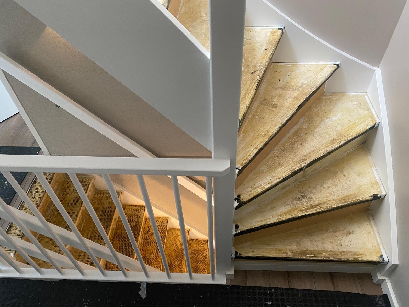 Eiken Z-traprenovatie bloktrap renovatie en eiken overzettreden en stootborden in Boxtel, Vught, Den Bosch