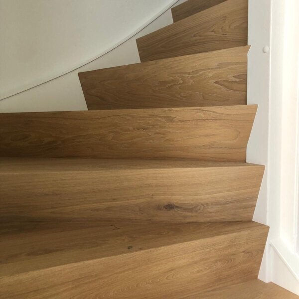 Z-trap met zijwang, door traprenovatie, nieuwbouwwoning, Gorinchem, Utrecht, Zaltbommel.jpg