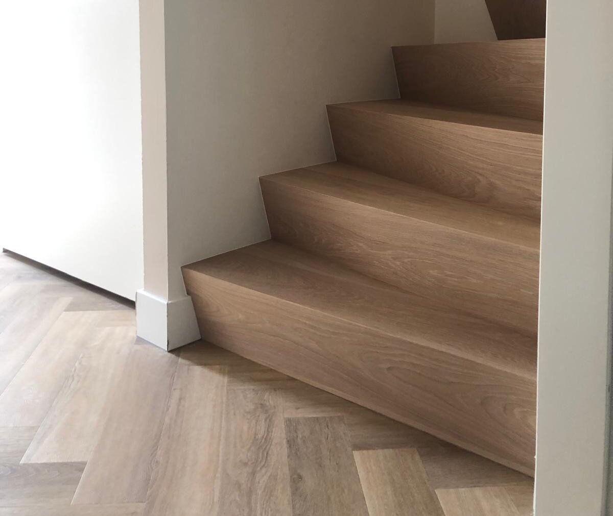welke kleur trap bij houten vloer2.jpg